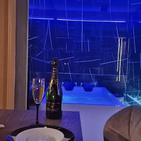 Romantic Jacuzzi Apartment *