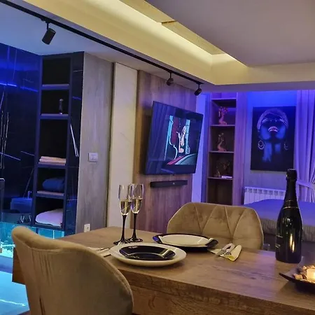 Romantic Jacuzzi Apartment *